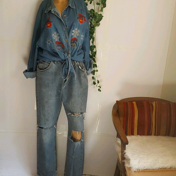Vintage Distressed High Rise  Jean's - Picture 1 of 8